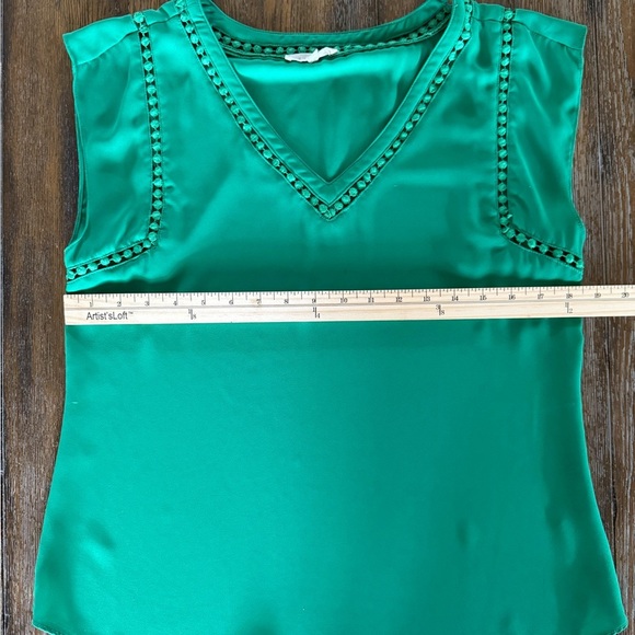 41 Hawthorn Women’s Emerald Green Sleeveless V-Neck Blouse Size M - Picture 3 of 8